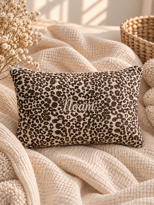 Trousse de toilette Léopard en gaze de coton, prénom brodé