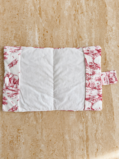 Protège carnet de santé Safari rose, ouvert, intérieur blanc