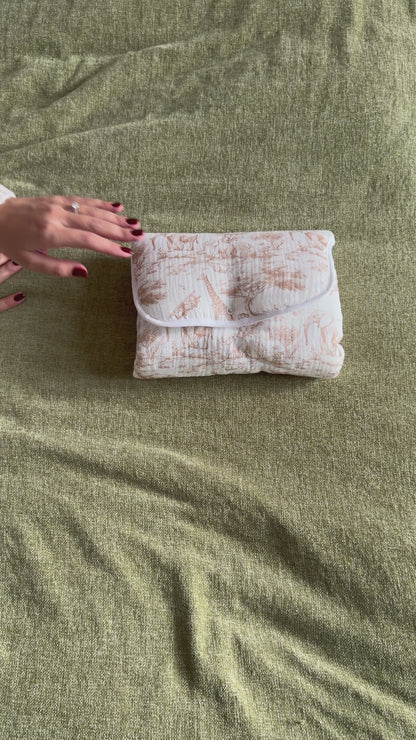 Vidéo Tapis à langer nomade Safari beige