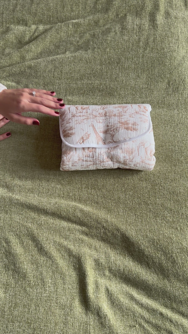 Vidéo Tapis à langer nomade Safari beige