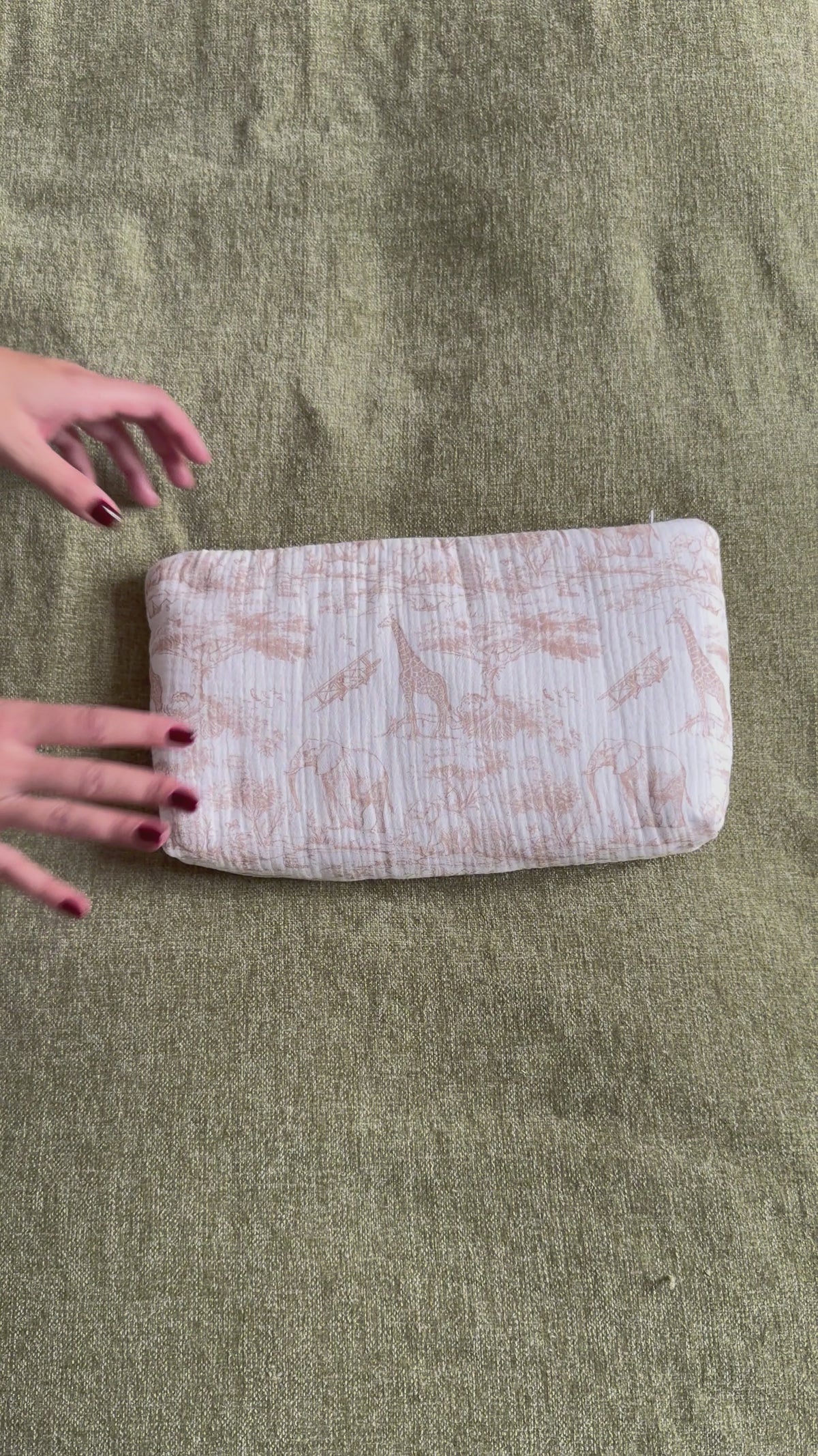 Vidéo Trousse de toilette Safari beige